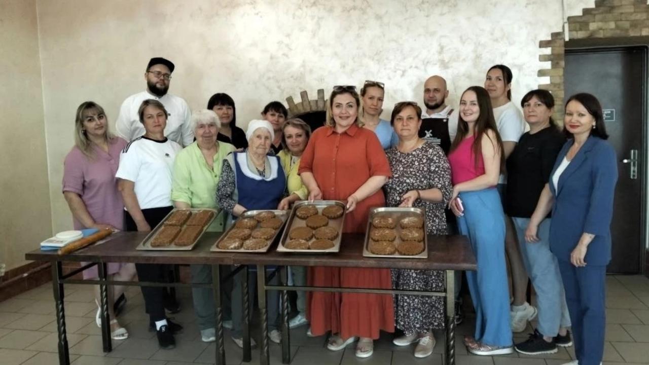  В Козьмодемьянске испекли пряники для бойцов СВО