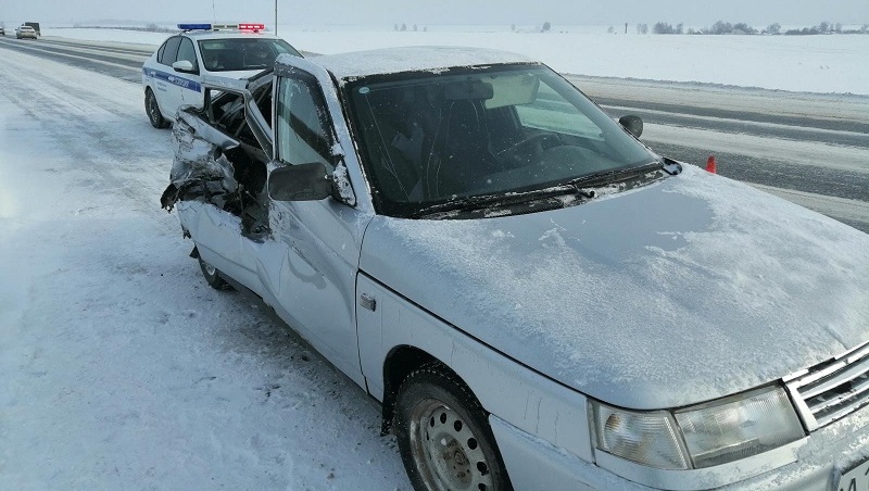 На трассе Марий Эл легковушка столкнулась с грузовиком
