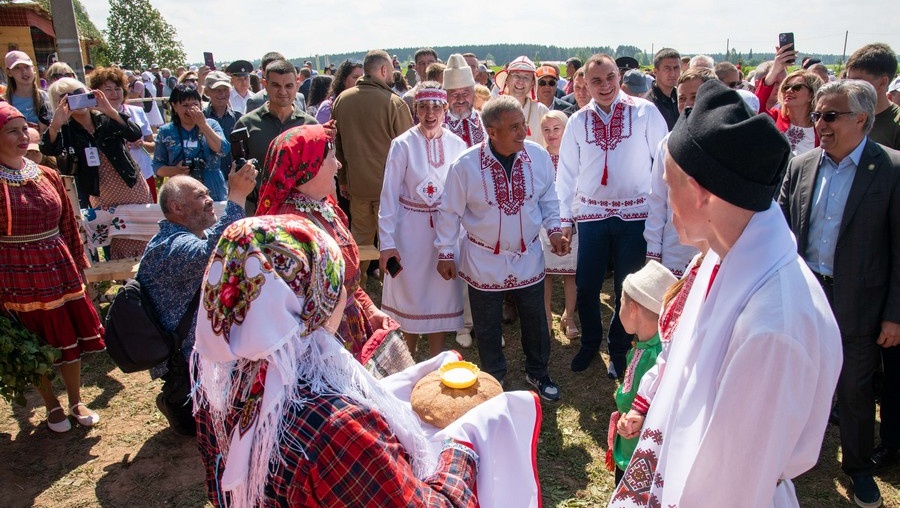 Глава Марий Эл посетил праздник марийской культуры в Татарстане