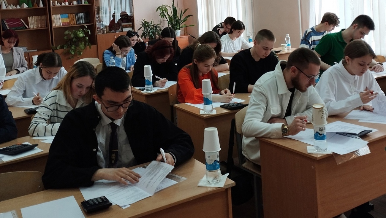 В Йошкар-Оле 22 студента СПО состязались в олимпиаде по экономическим дисциплинам