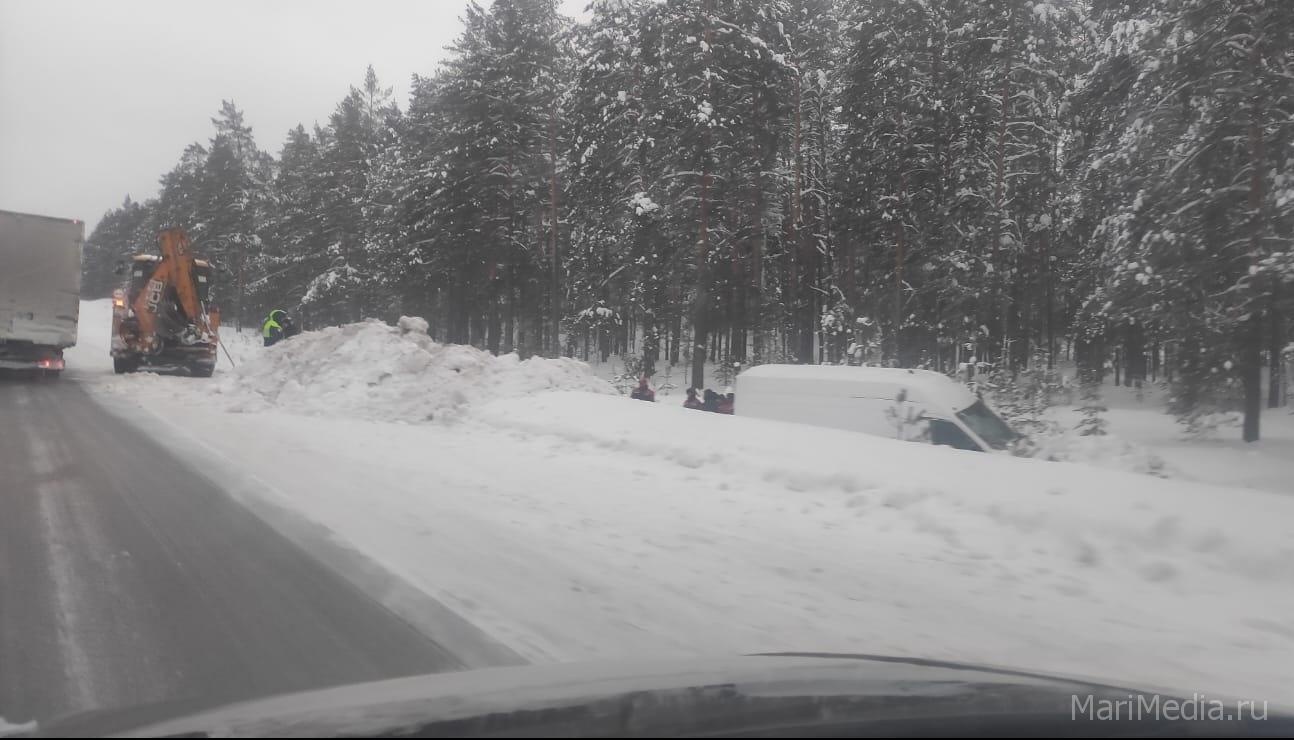 На Казанском тракте «Газель» вылетела в кювет