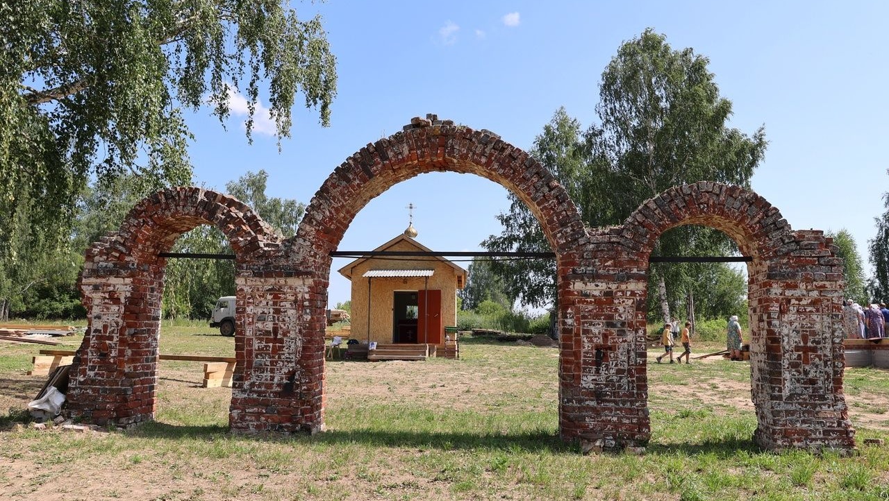 В селе Русский Уртем на месте разрушенной церкви заложили новый храм