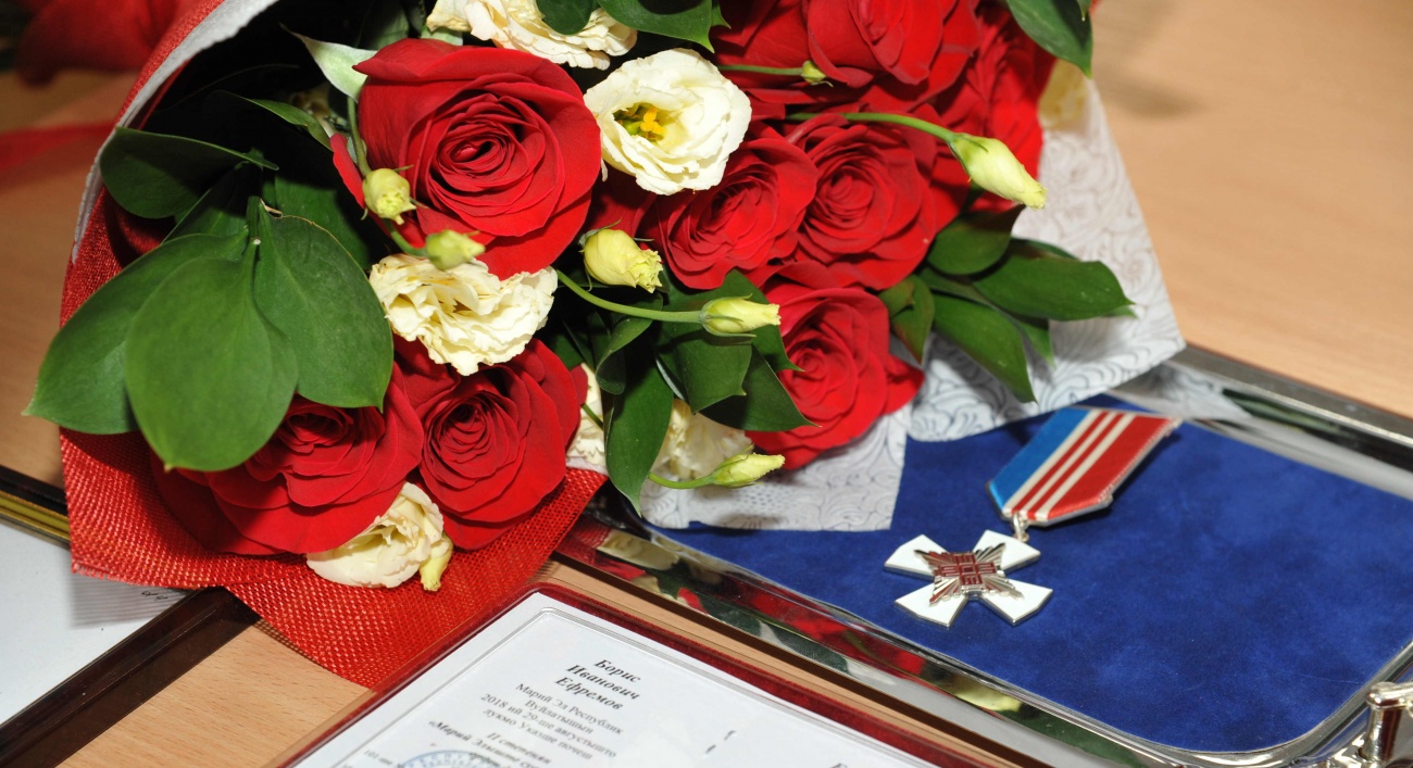 Александр Евстифеев подписал указы о награждении отличившихся жителей Марий Эл