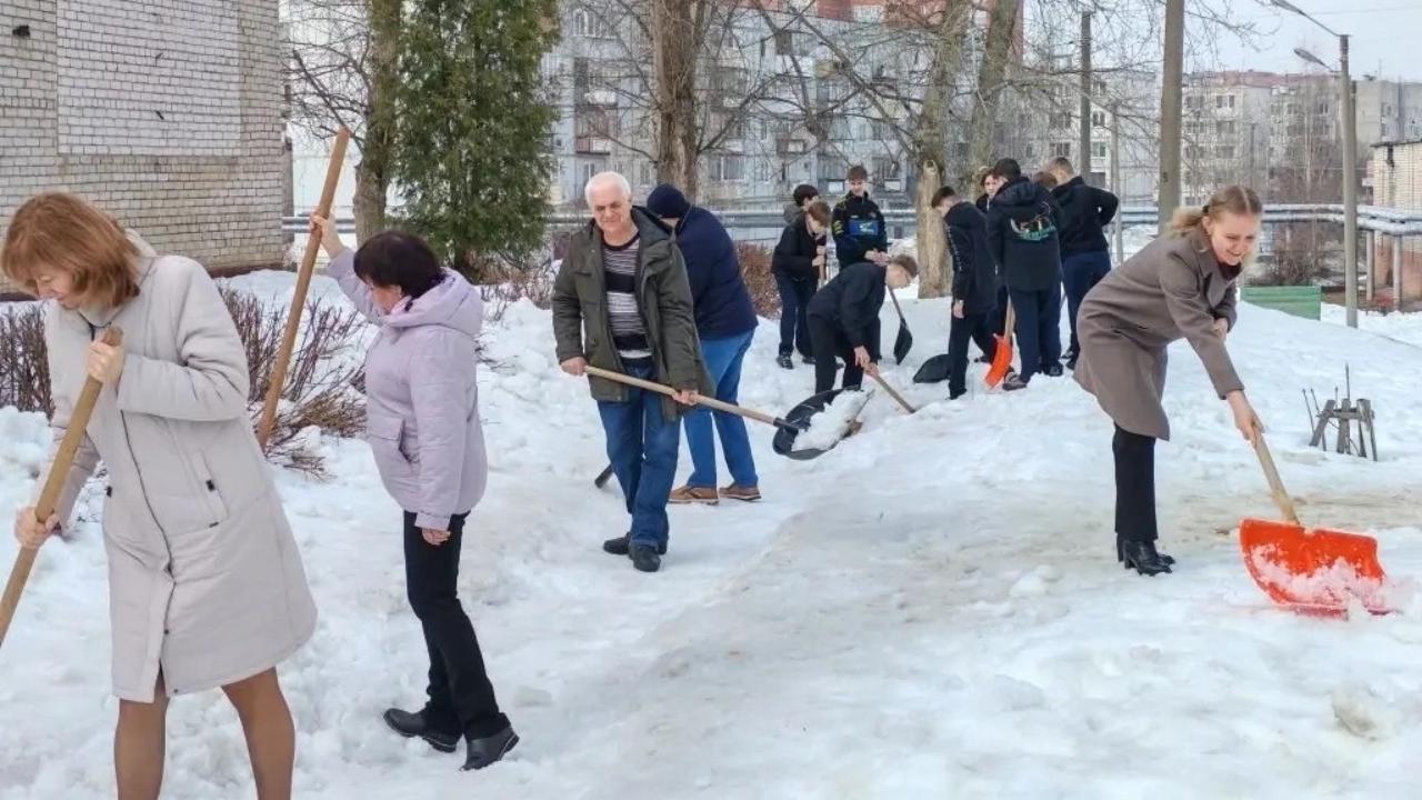 На первый весенний субботник в Йошкар-Оле вышли около 7500 человек