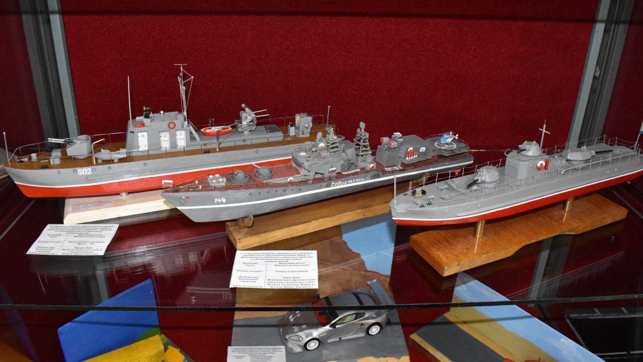 В Национальной библиотеке открылась выставка юных техников-моделистов