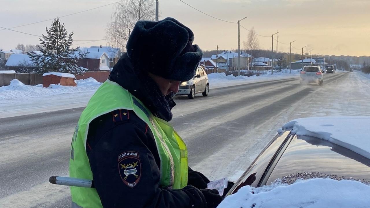 В Марий Эл 20-летний водитель без прав накопил более 30 штрафов 