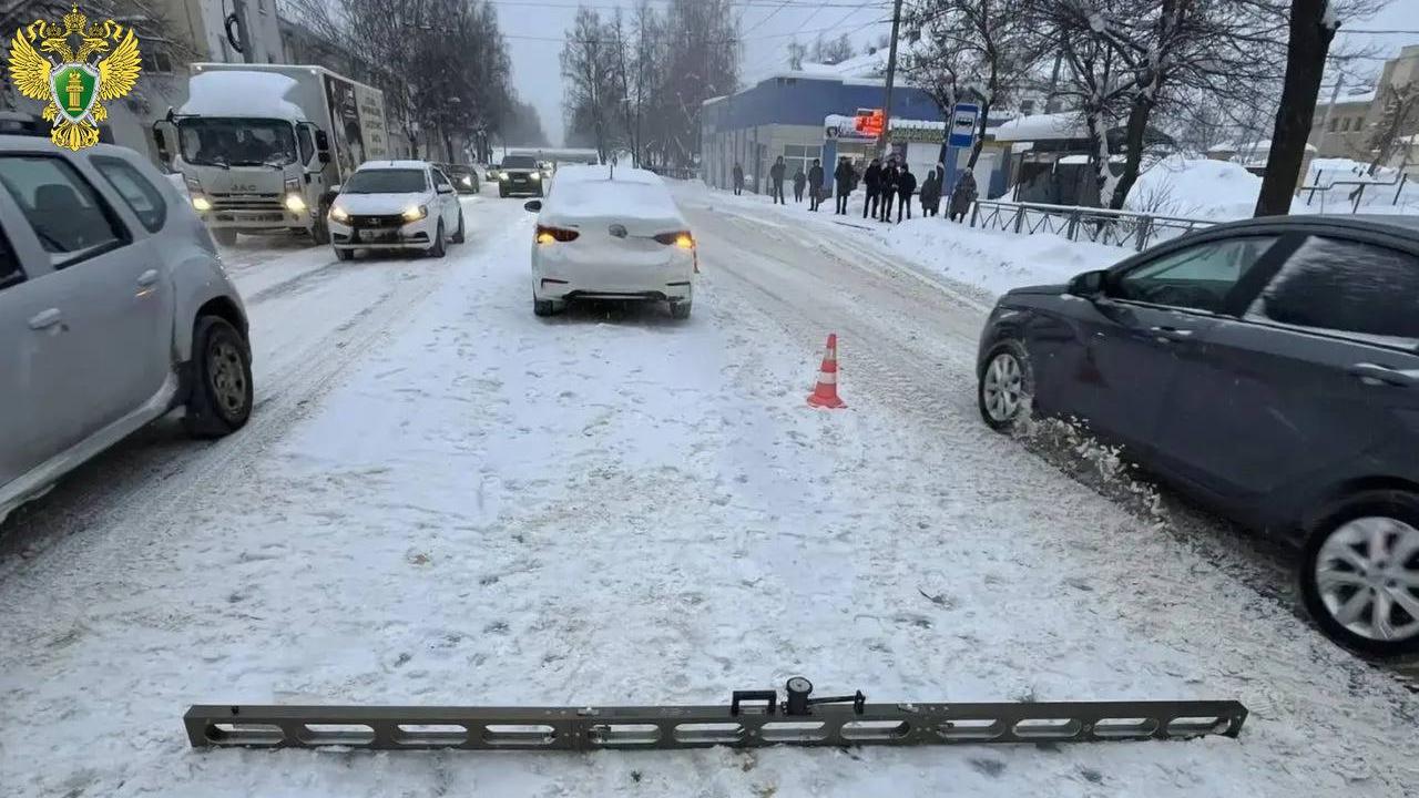 В Йошкар-Оле водитель иномарки сбил девочку на пешеходном переходе