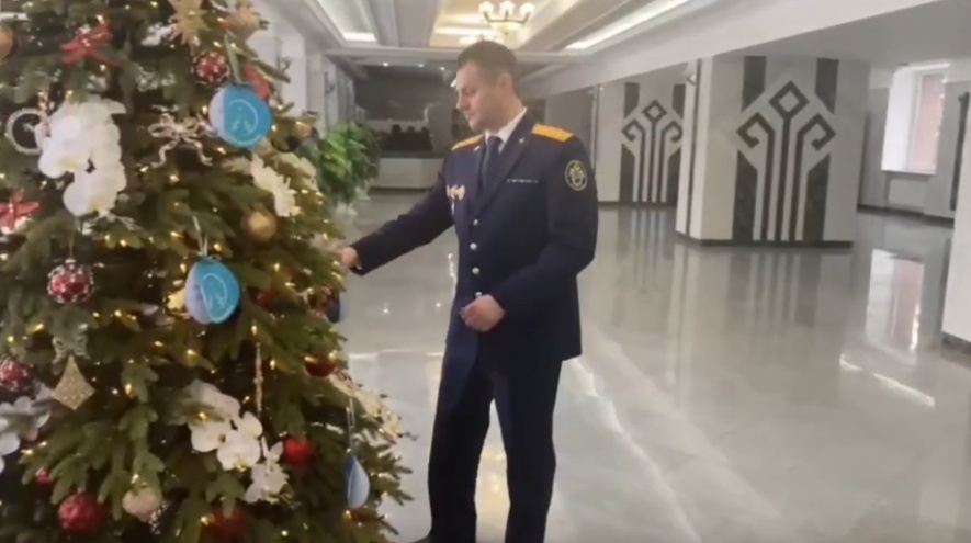 Глава СКР по Марий Эл исполнил новогодние желания Маши и Жени