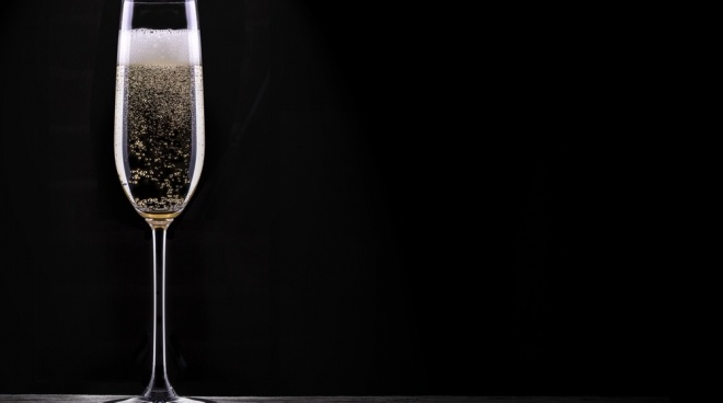 В жару у россиян появился внезапный интерес к шампанскому