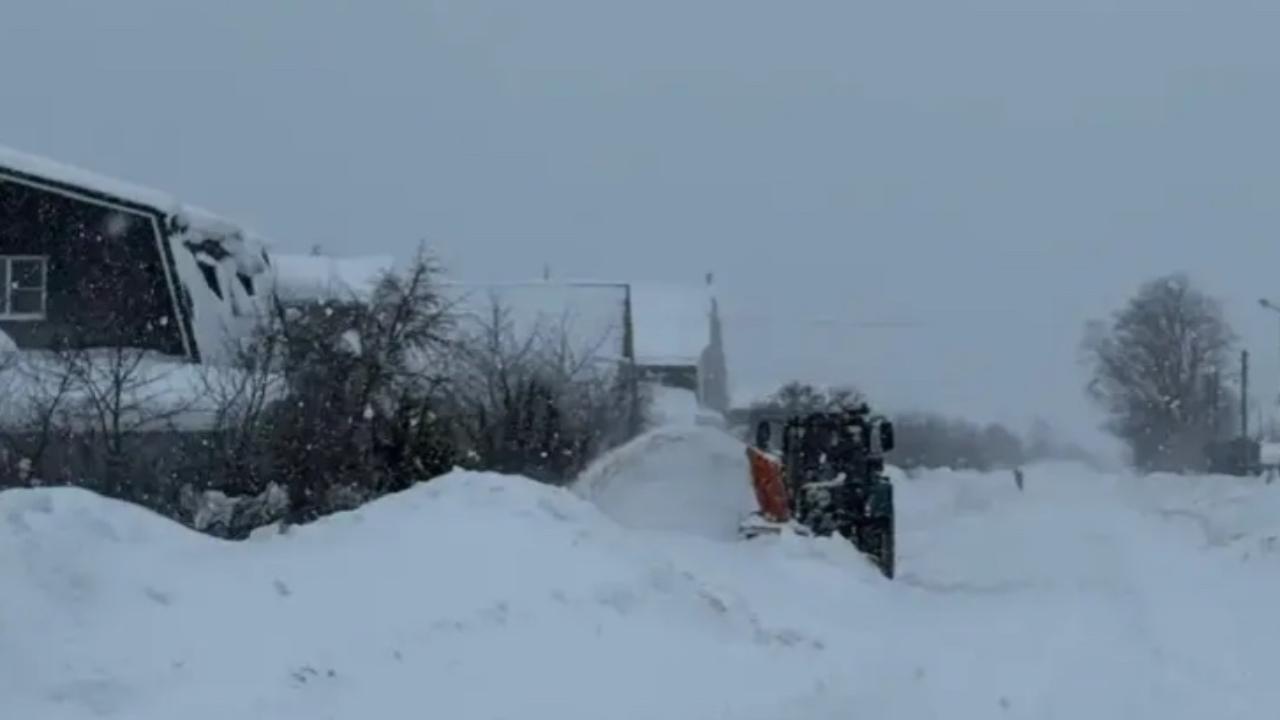 В Йошкар-Оле на пределе возможностей борются со снежной аномалией