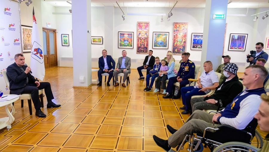 Глава Марий Эл встретился с участниками СВО и вручил им награды