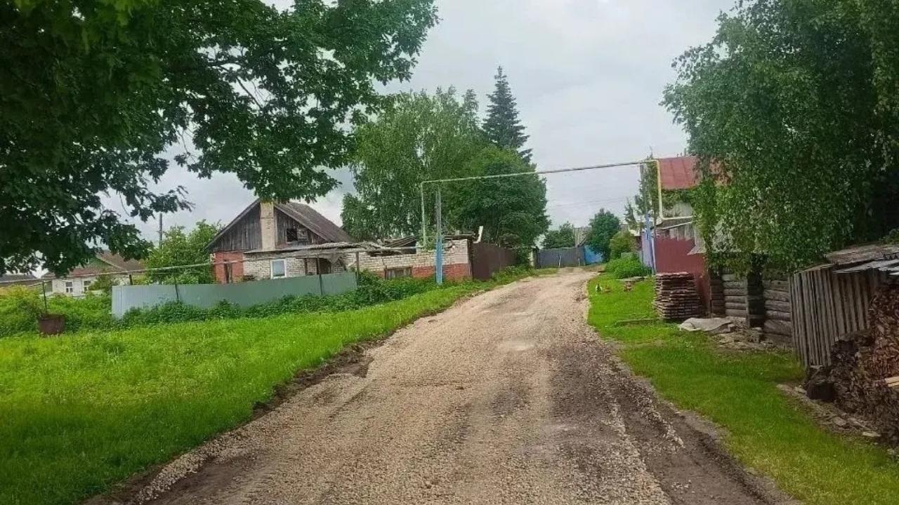 Улицы деревень Кельмаково и Акшубино в пригороде Йошкар-Олы покрыли щебёнкой
