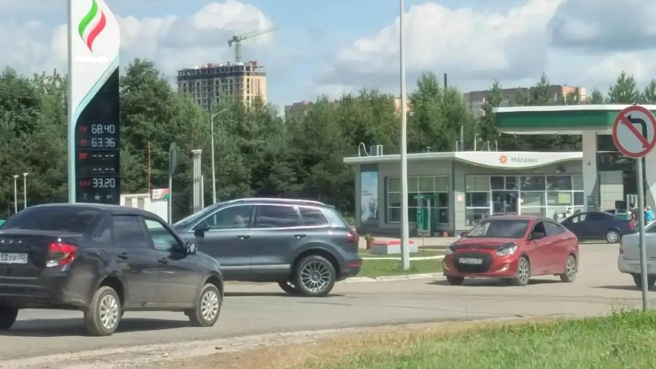 В Йошкар-Оле для помощи водителям на АЗС набирают волонтёров