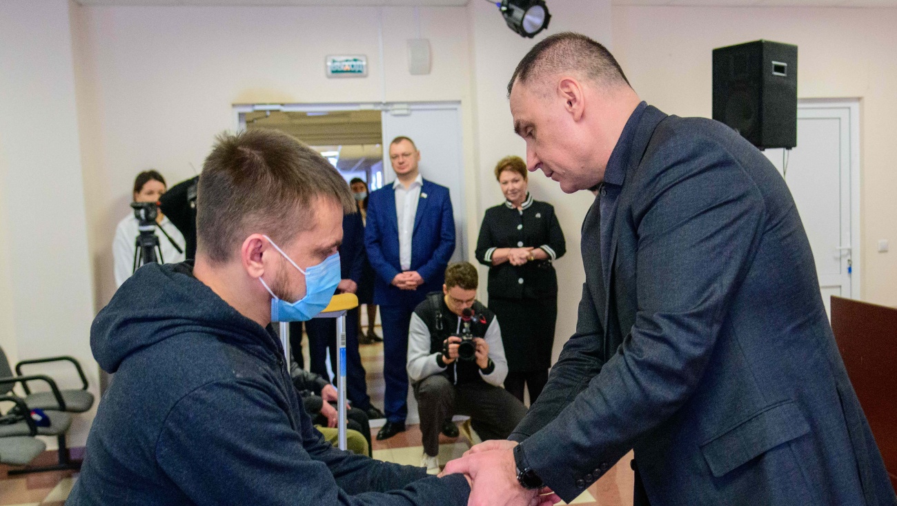 Глава Марий Эл навестил в госпитале бойцов СВО