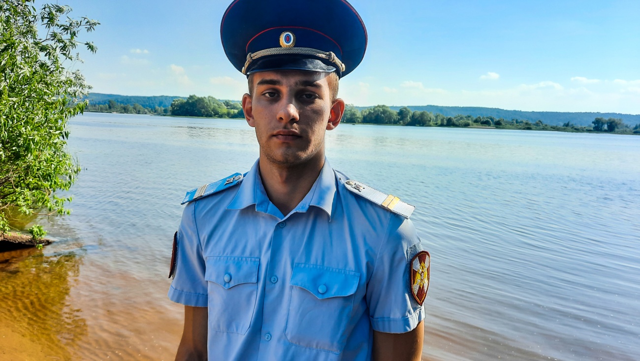 В Волжске сотрудник Росгвардии спас десятерых тонущих людей
