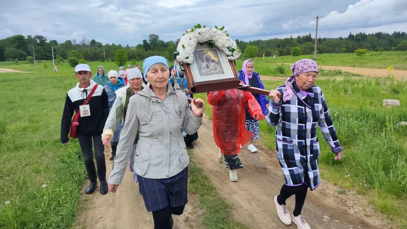 Крестный ход с Седмиезерной иконой пришёл в Моркинский район