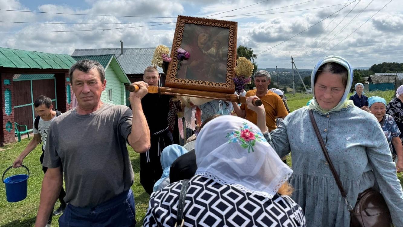 В Смоленский собор Козьмодемьянска вернулась чудотворная икона 