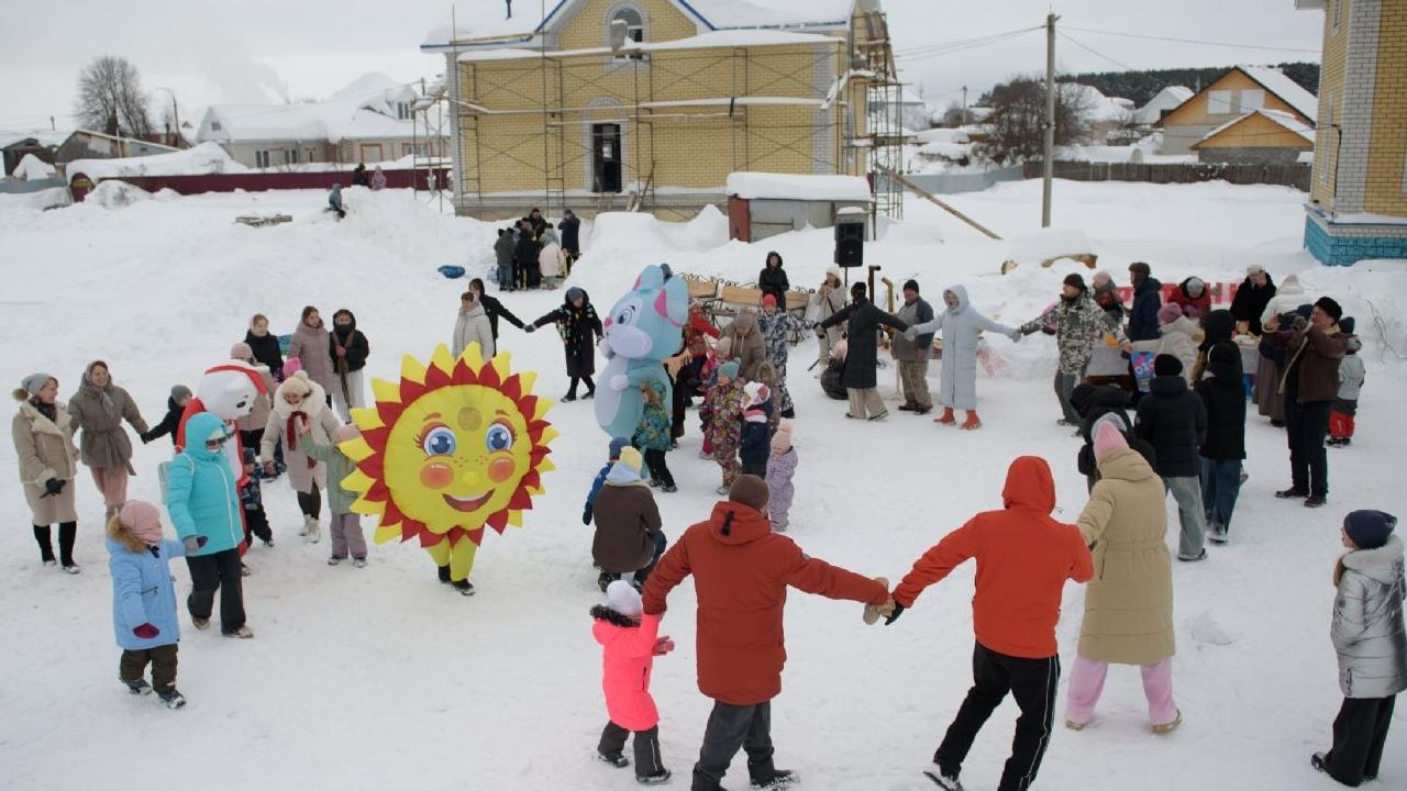 «Сретенские забавы» в Волжске собрали более 100 человек