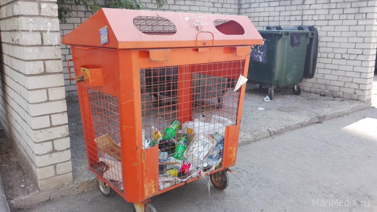 В Параньгинском районе установлено 380 контейнеров для мусора