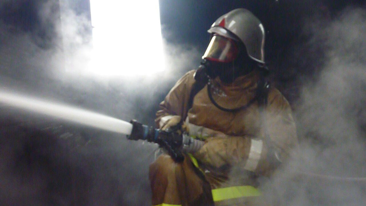 В посёлке Мари-Турек сгорел сарай и автомобиль «Ока»