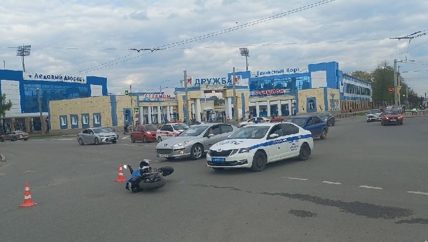 В Йошкар-Оле в ДТП серьёзно пострадал 33-летний мотоциклист