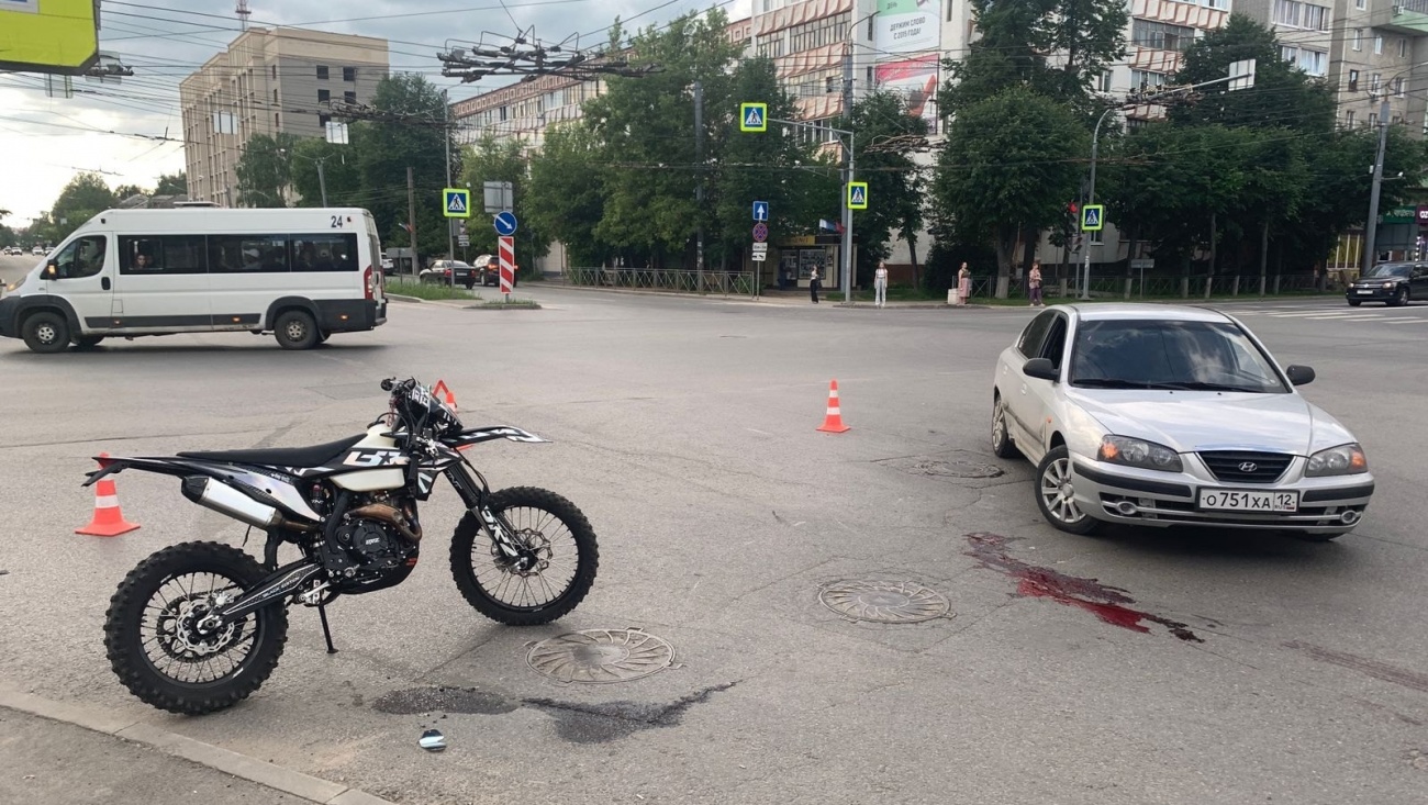 В Йошкар-Оле после ДТП в больнице скончался 20-летний мотоциклист