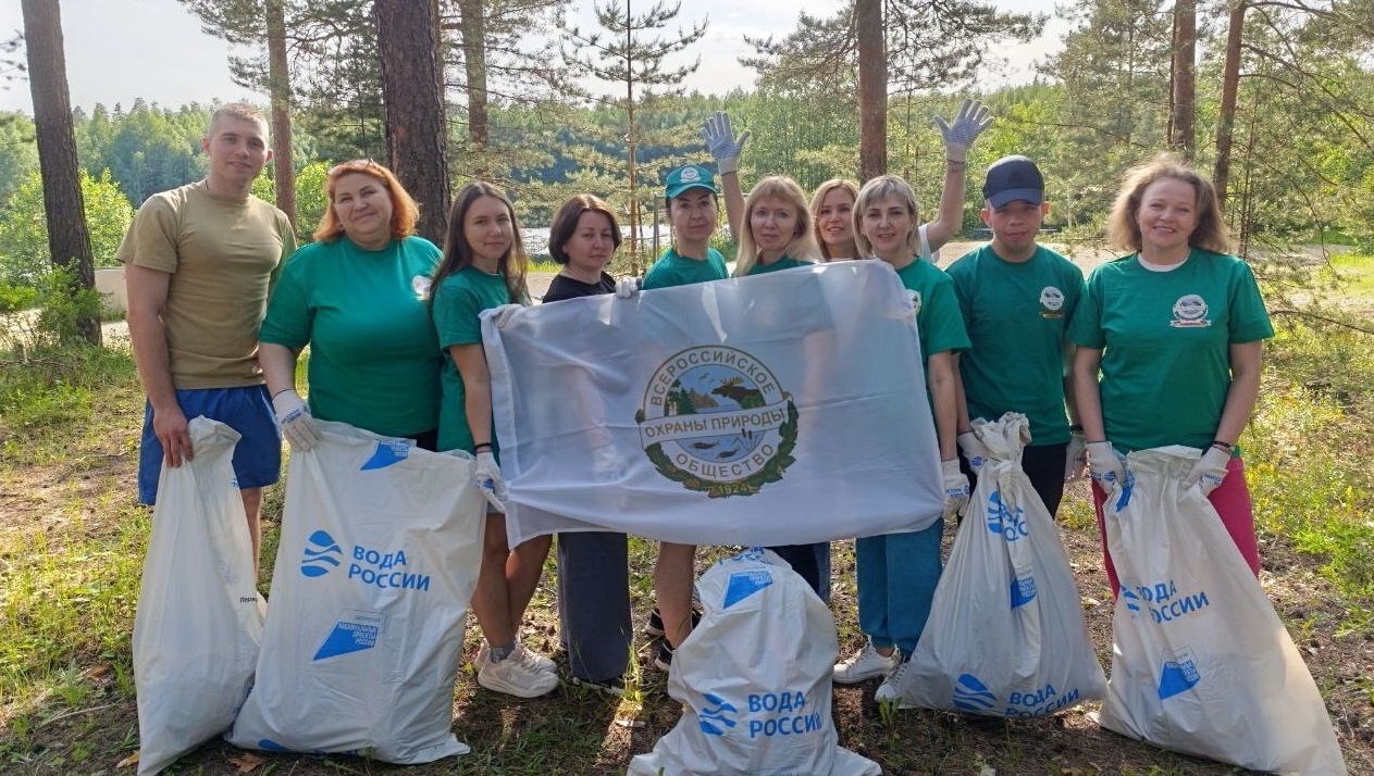 В Марий Эл прибрались на озере Щучьер