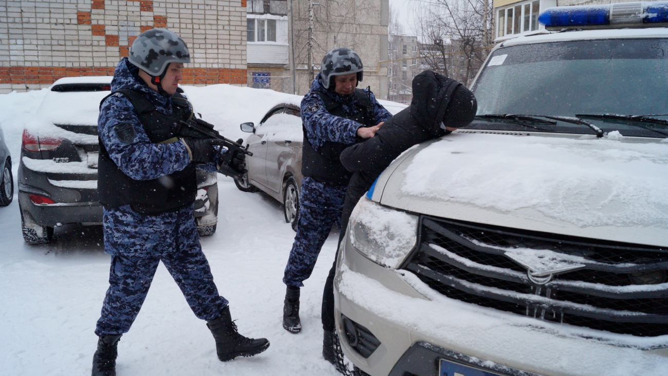 Йошкаролинец пытался украсть джинсы в ТЦ на ул. Кирова