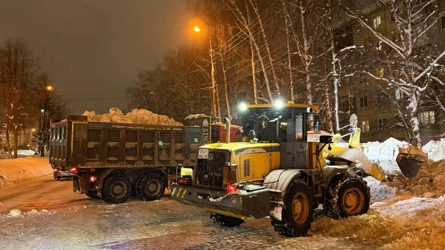 С улицы Осипенко в Йошкар-Оле ночью будут вывозить снег