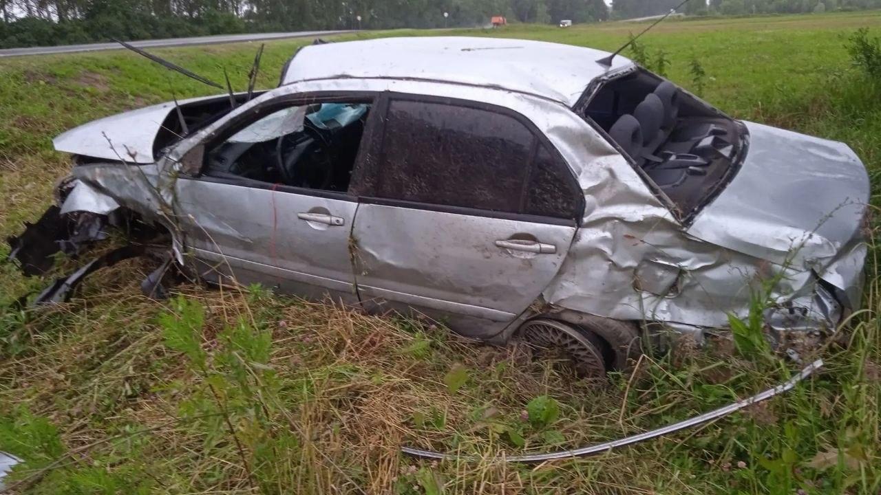 В Медведевском районе опрокинулся в кювет Mitsubishi: есть пострадавшие