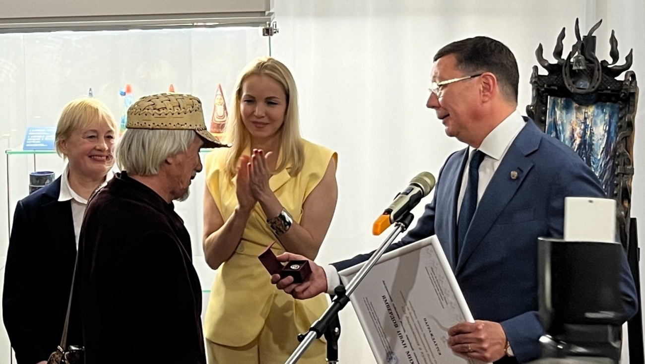 Ивану Ямбердову вручили нагрудный знак «За вклад в развитие культуры Марий Эл»