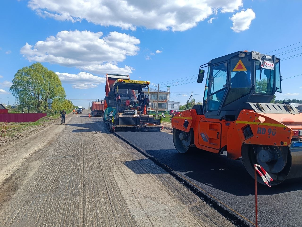 В Марий Эл продолжается работа по обновлению дорог по нацпроекту «Инфраструктура для жизни»