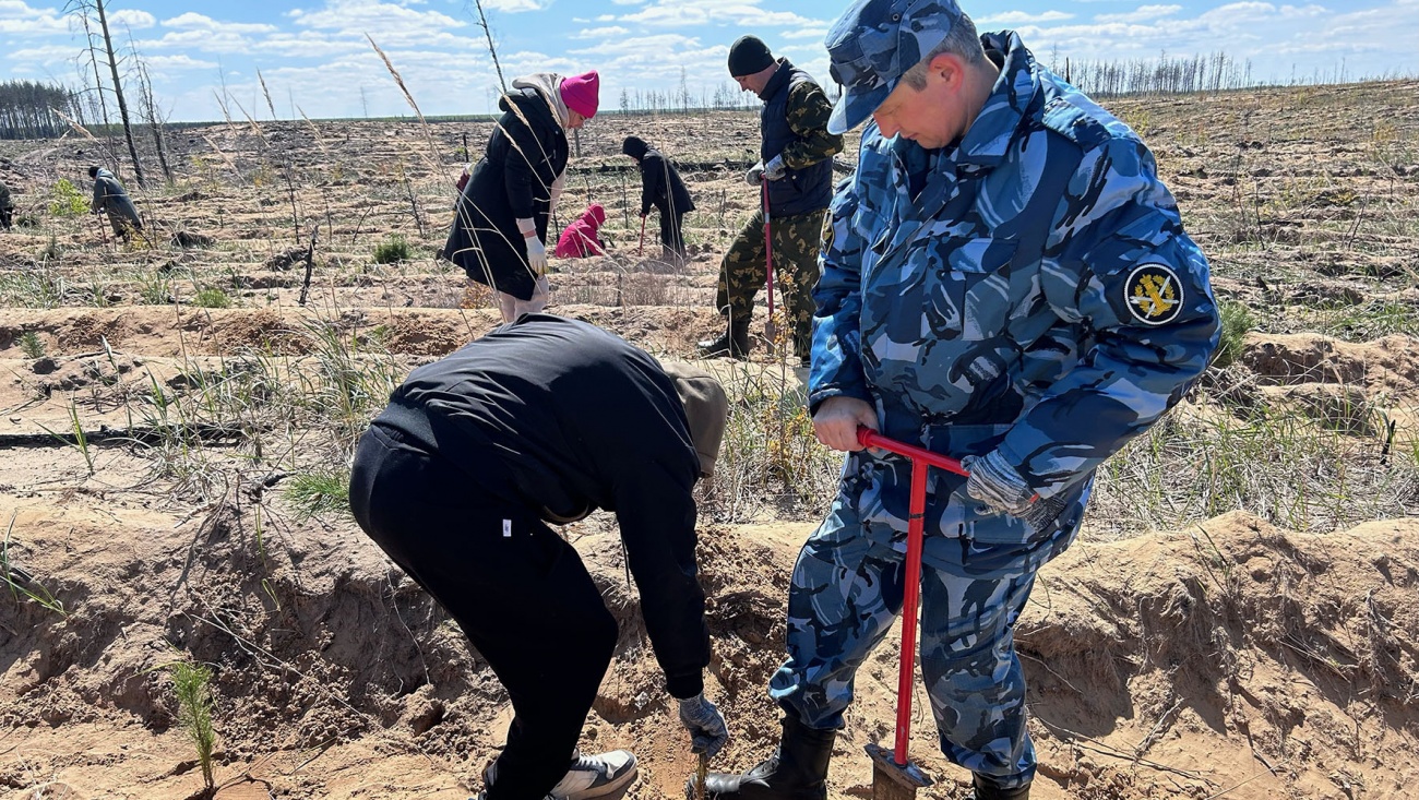 Сотрудники республиканского УФСИН приняли участие в акции «Сад памяти»