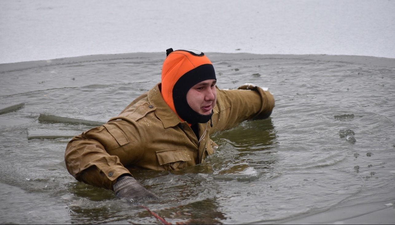Как действовать при провалах под лёд