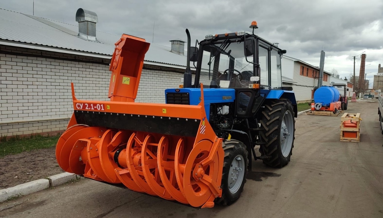 Коммунальщики Йошкар-Олы приобрели новый трактор