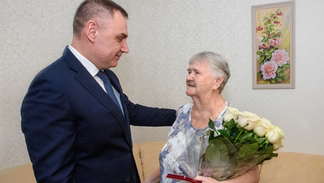 Юрий Зайцев встретился с жительницей блокадного Ленинграда