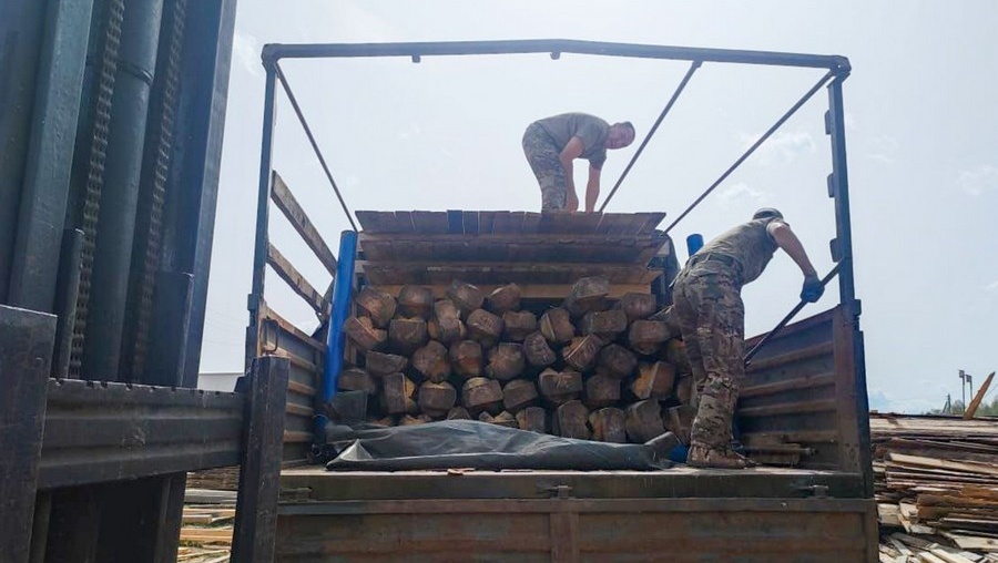 За полтора года из Марий Эл в зону СВО направлено 610 кубометров древесины