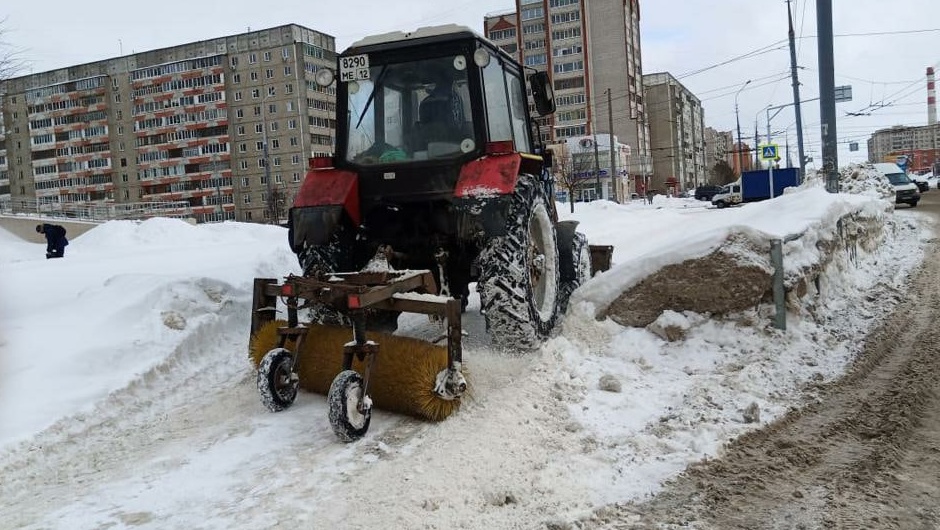 Снегопад затрудняет уборку улиц Йошкар-Олы