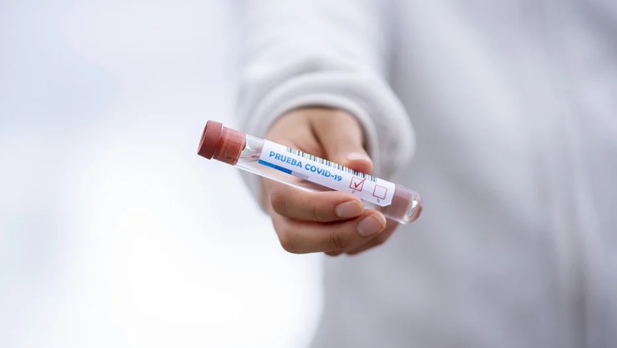 Среди заболевших COVID-19 за прошедшие сутки – 34 пенсионера и 4 медработника