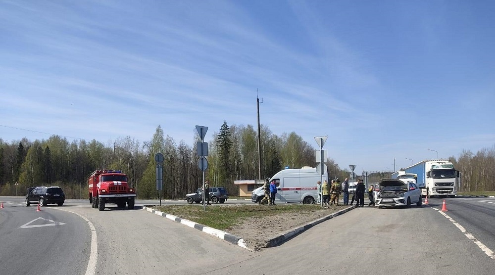 На 9 км Казанского тракта Mitsubishi врезалась в отечественный автомобиль