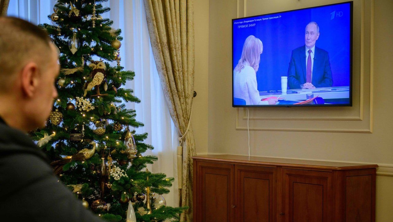 Глава Марий Эл смотрит прямую линию президента России