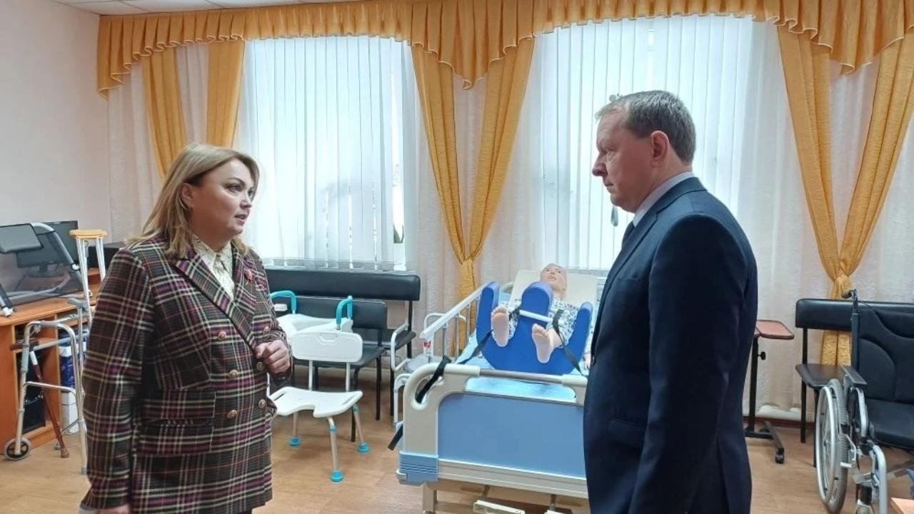 Беляков и Таникова проинспектировали учреждения социальной защиты Советского района
