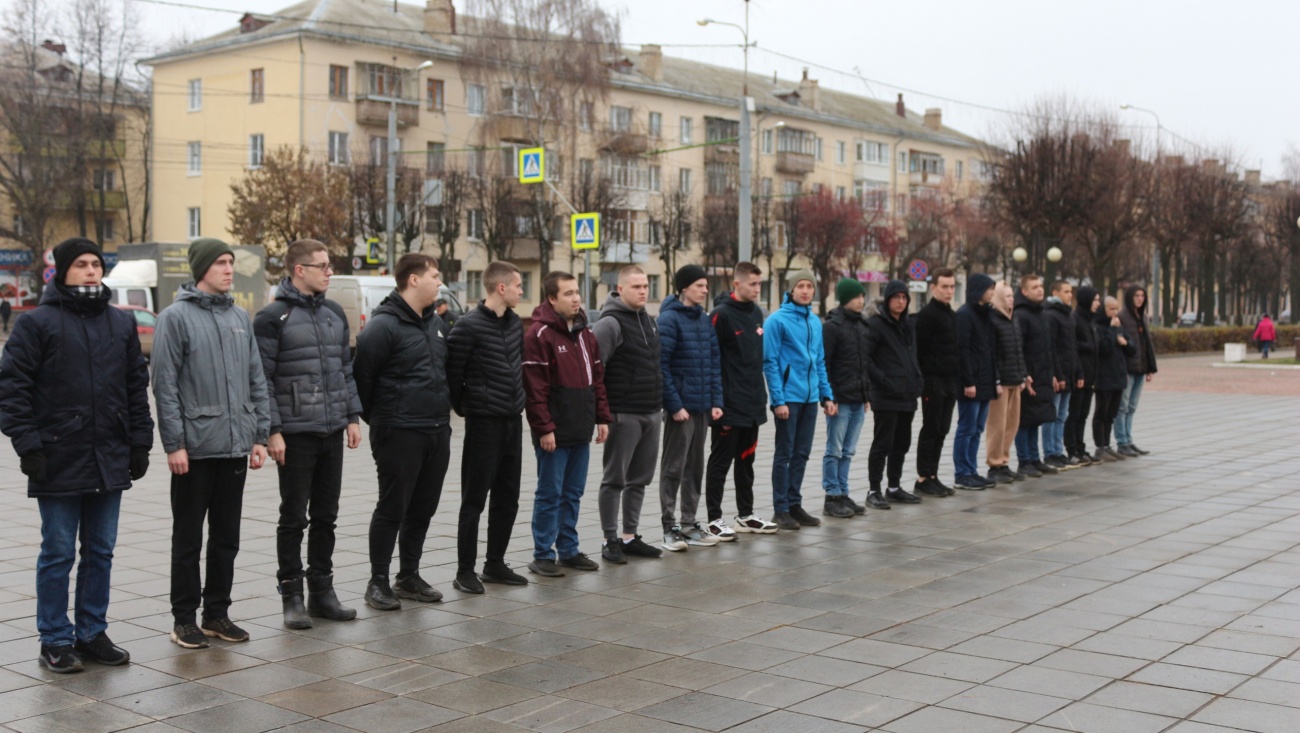 Первая команда призывников из Йошкар-Олы отправляется на Балтийский флот