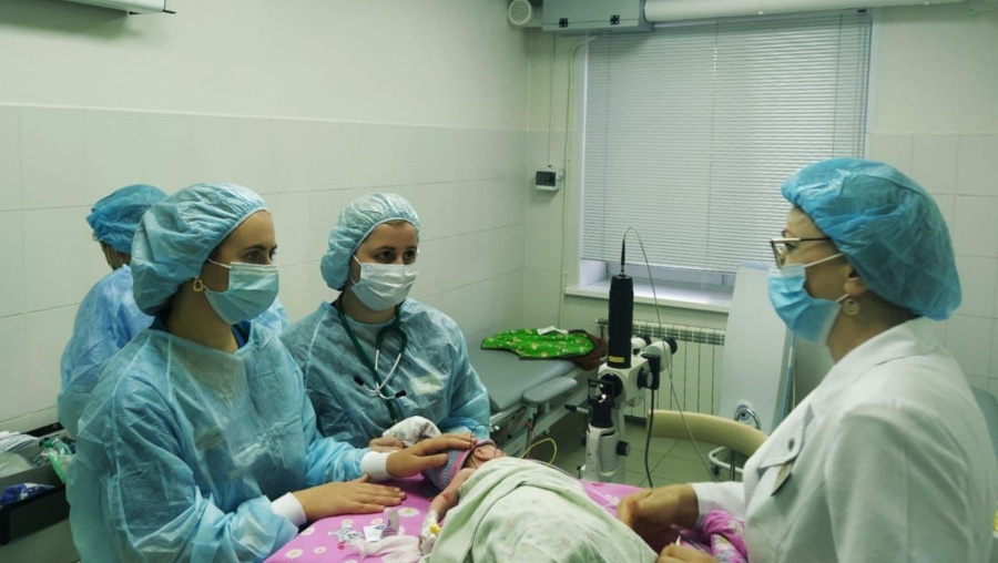 Впервые в Перинатальном центре Йошкар-Оле провели высокотехнологичные операции на глаза