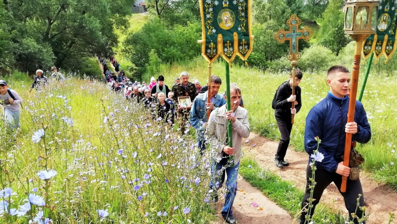В Марий Эл школьников и студентов приглашают пройти крестным ходом к святым источникам