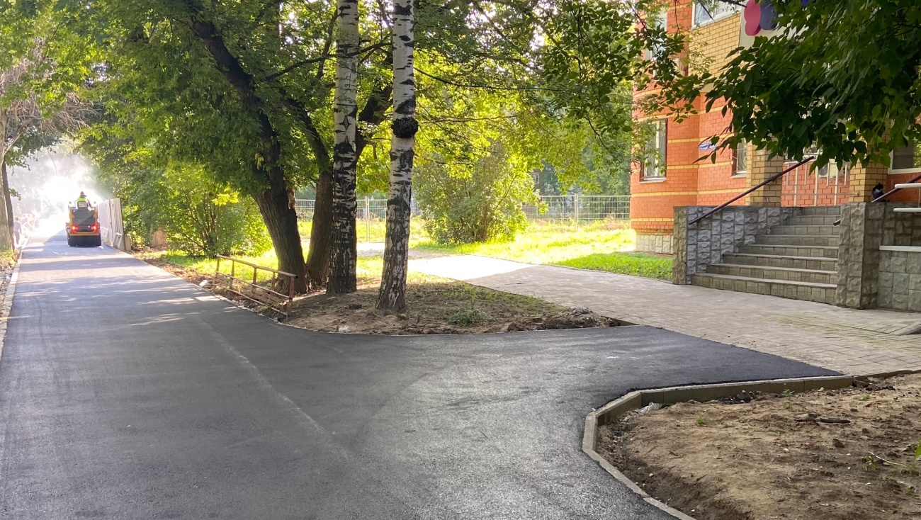 На улице Волкова в Йошкар-Оле завершают ремонт тротуара