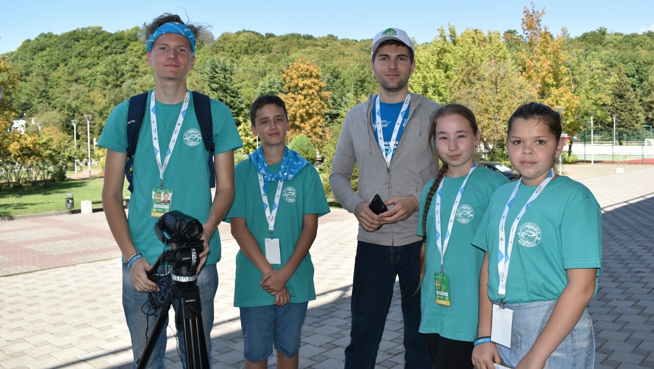 Юных кинематографистов студии ЗУМ на фестивале «Бумеранг» сопровождал Йошкин-кот