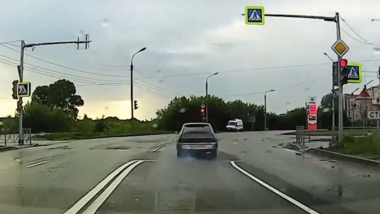 В Йошкар-Оле пьяный 18-летний гонщик не смог уйти от сотрудников ГИБДД