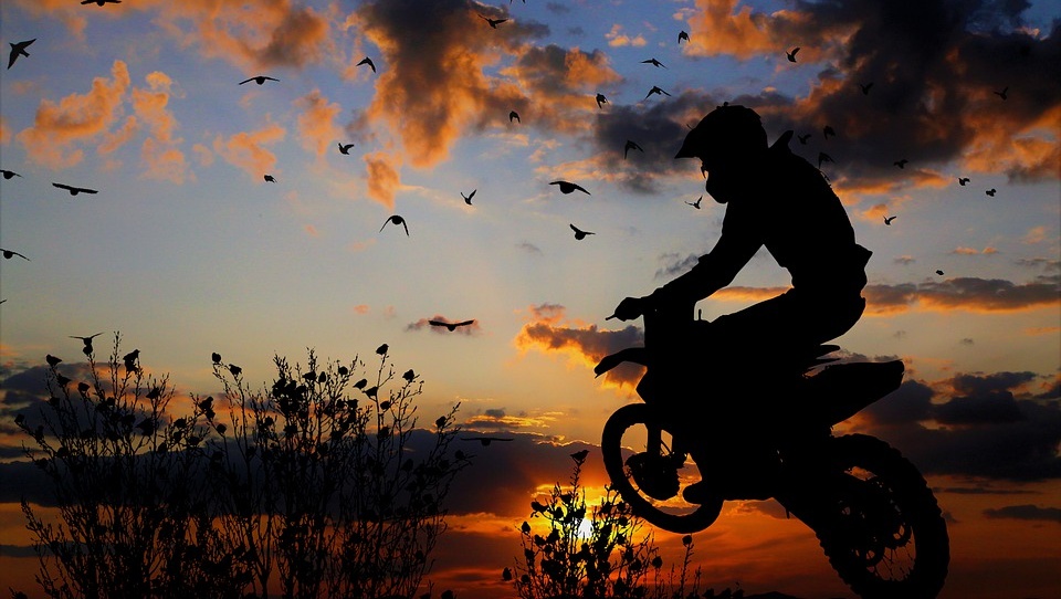 ДТП: 17-летний подросток на мотоцикле врезался в ограждение