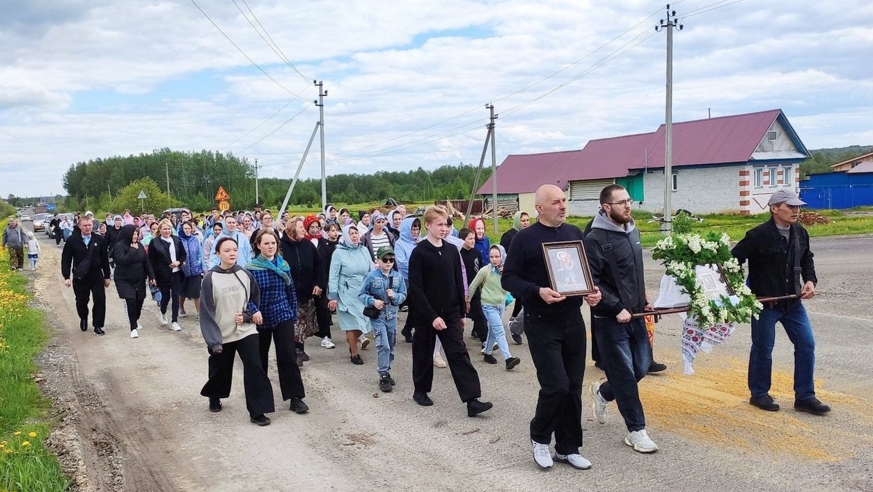 В Оршанке прошёл 5-километровый молодёжный крестный ход